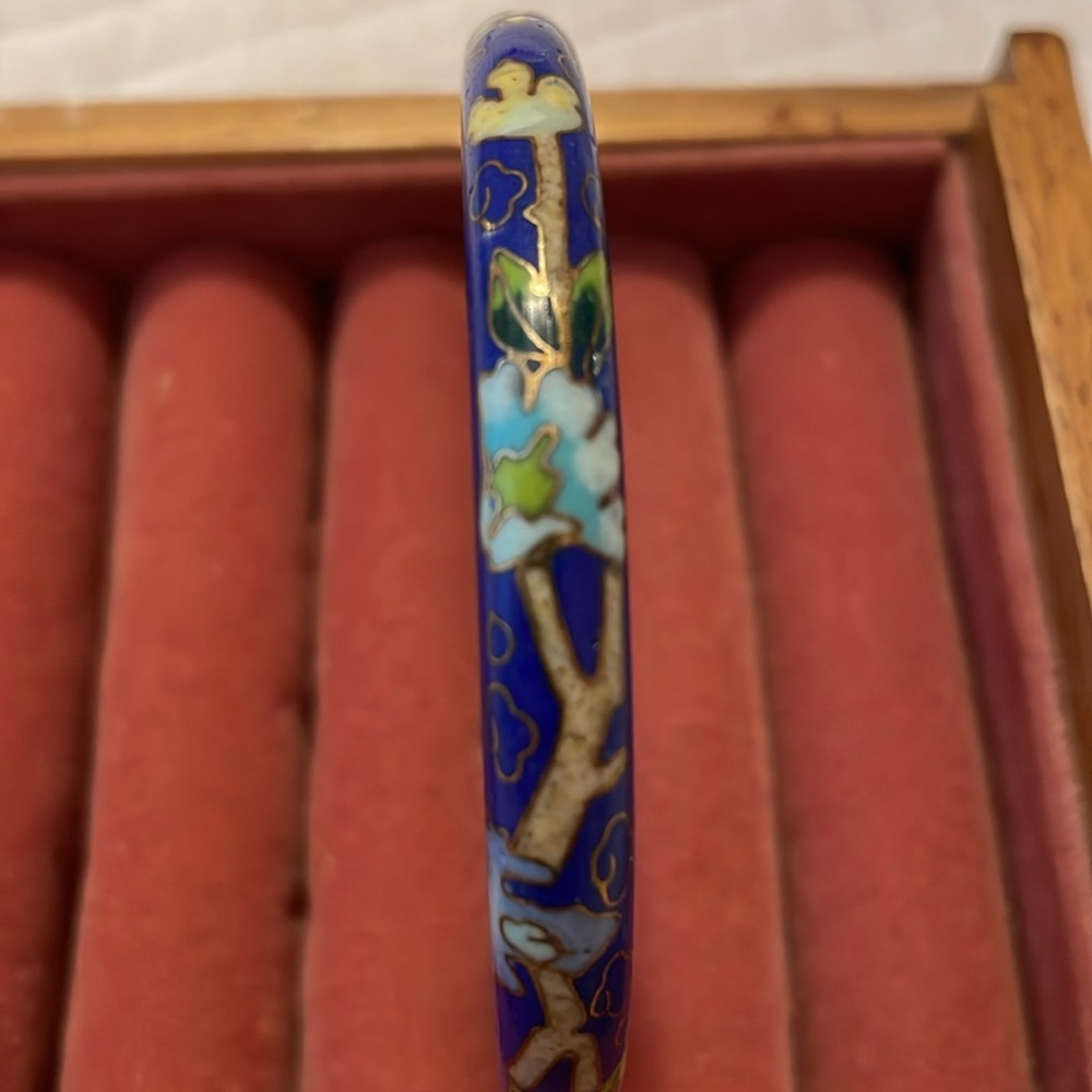 Vintage Floral Blue and Gold Bangle Bracelet - Picture 4 of 10